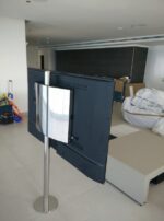 ⁦עמוד נירוסטה מעוצב לטלוויזיה קוטר 6.5⁩ – תמונה ⁦3⁩